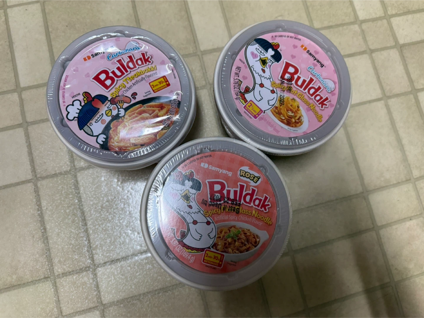 Buldak tteokbokki and spicy flat glass noodle Cup Noodles - photo 2