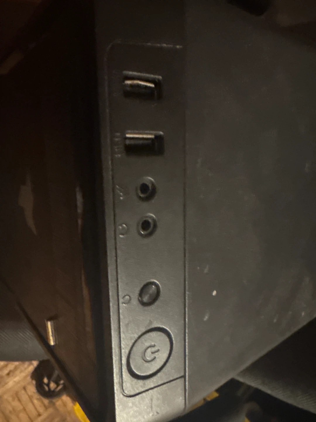 Gigabyte Aorus Computer Case - photo 2