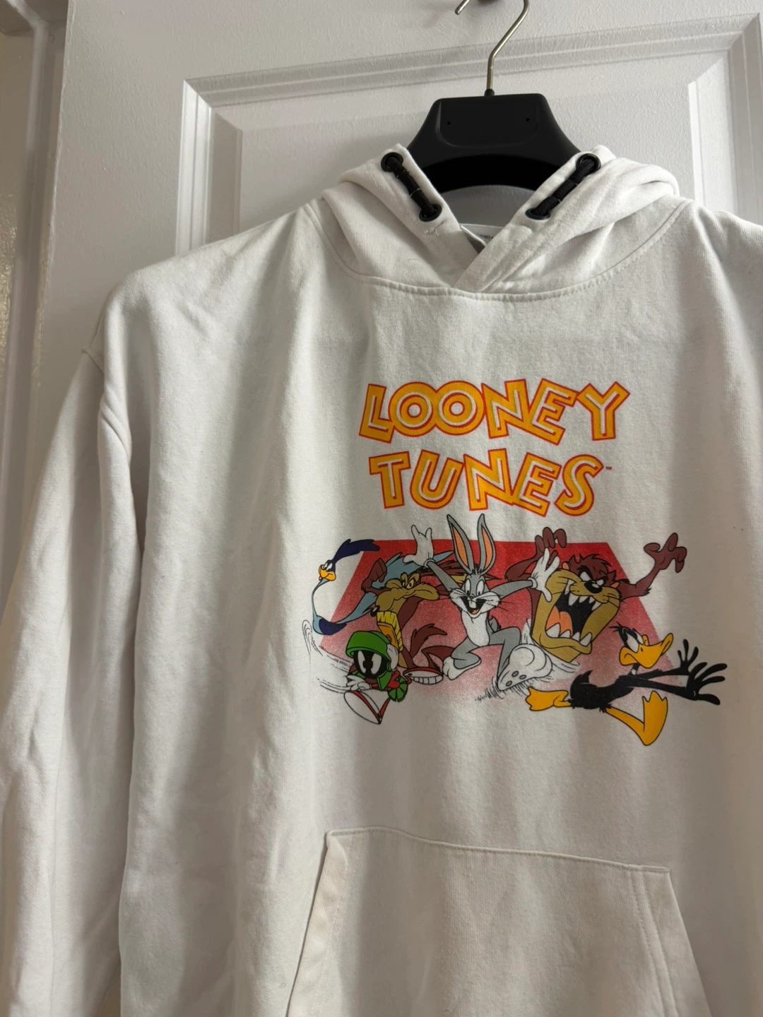 Looney Tunes White Graphic Hoodie - photo 2
