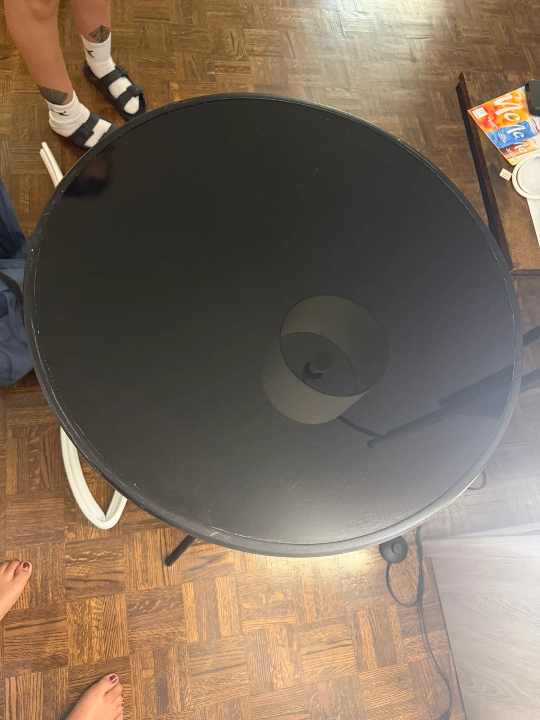 Black round folding table - photo 3