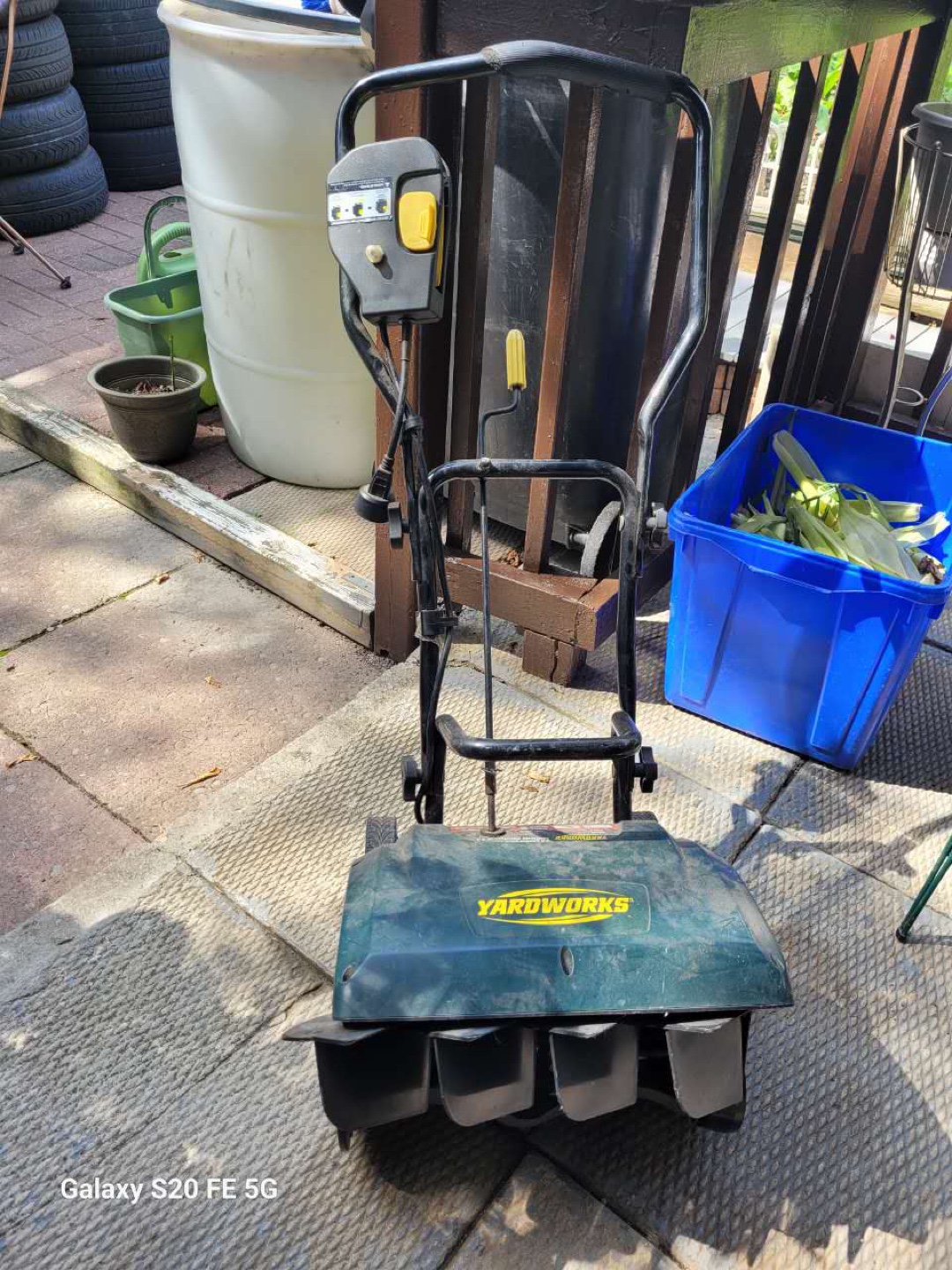 Yardworks Electric Snow Thrower