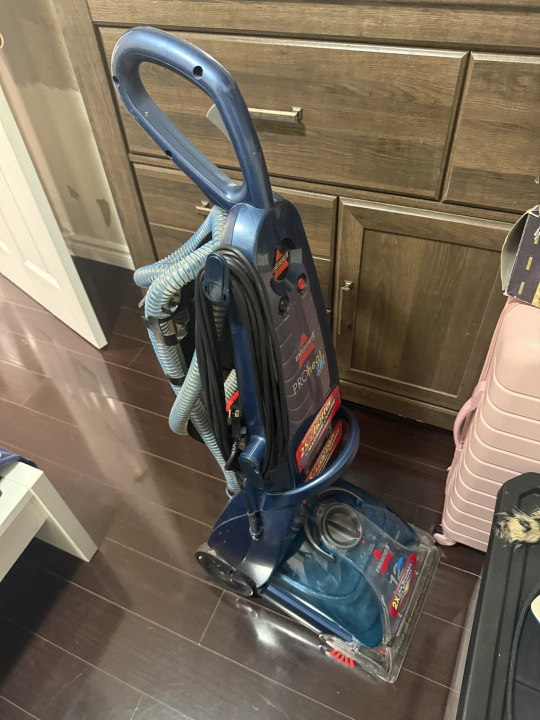 Bissell ProHeat 2X Carpet Cleaner - photo 2