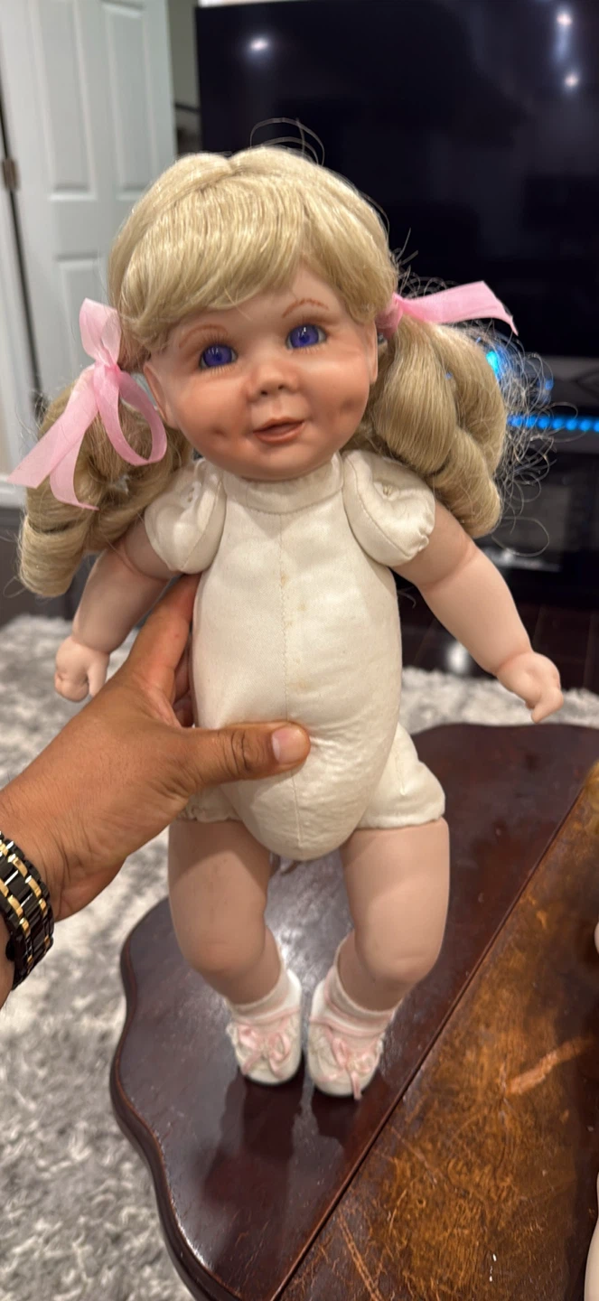 Three Collectible Porcelain Dolls - photo 2