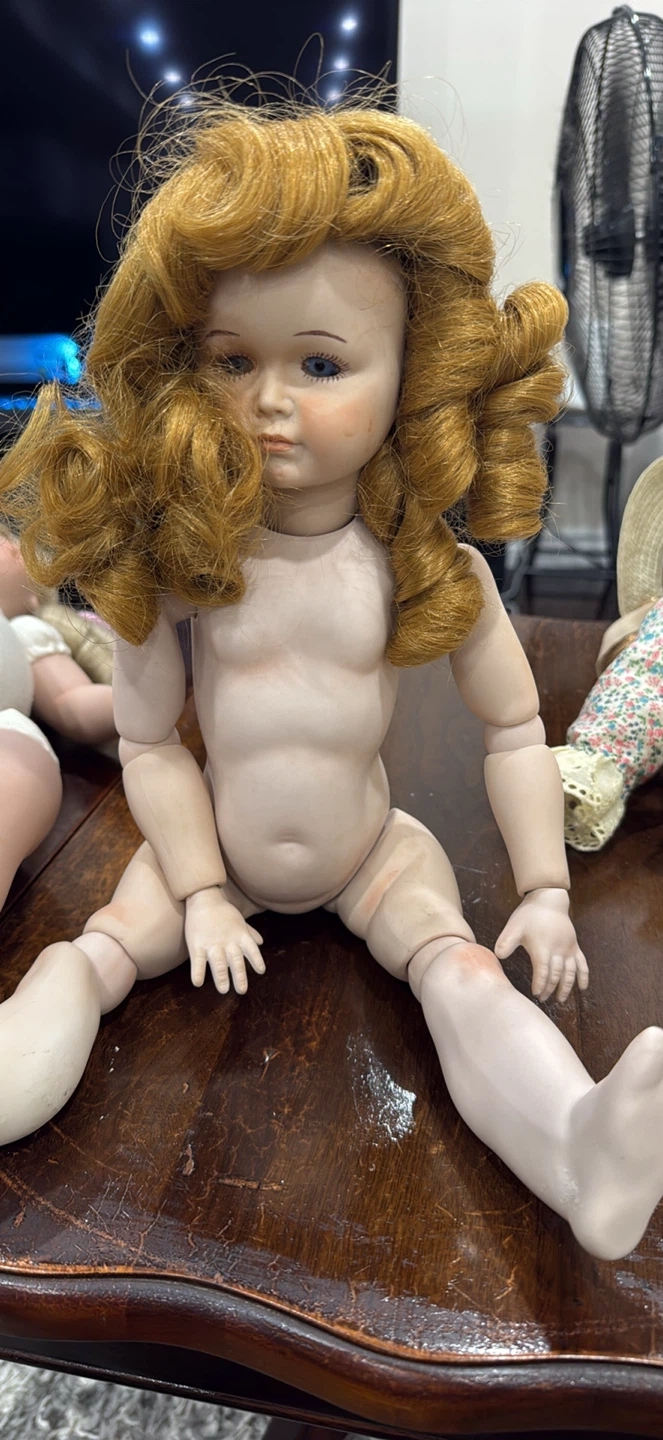 Three Collectible Porcelain Dolls - photo 3