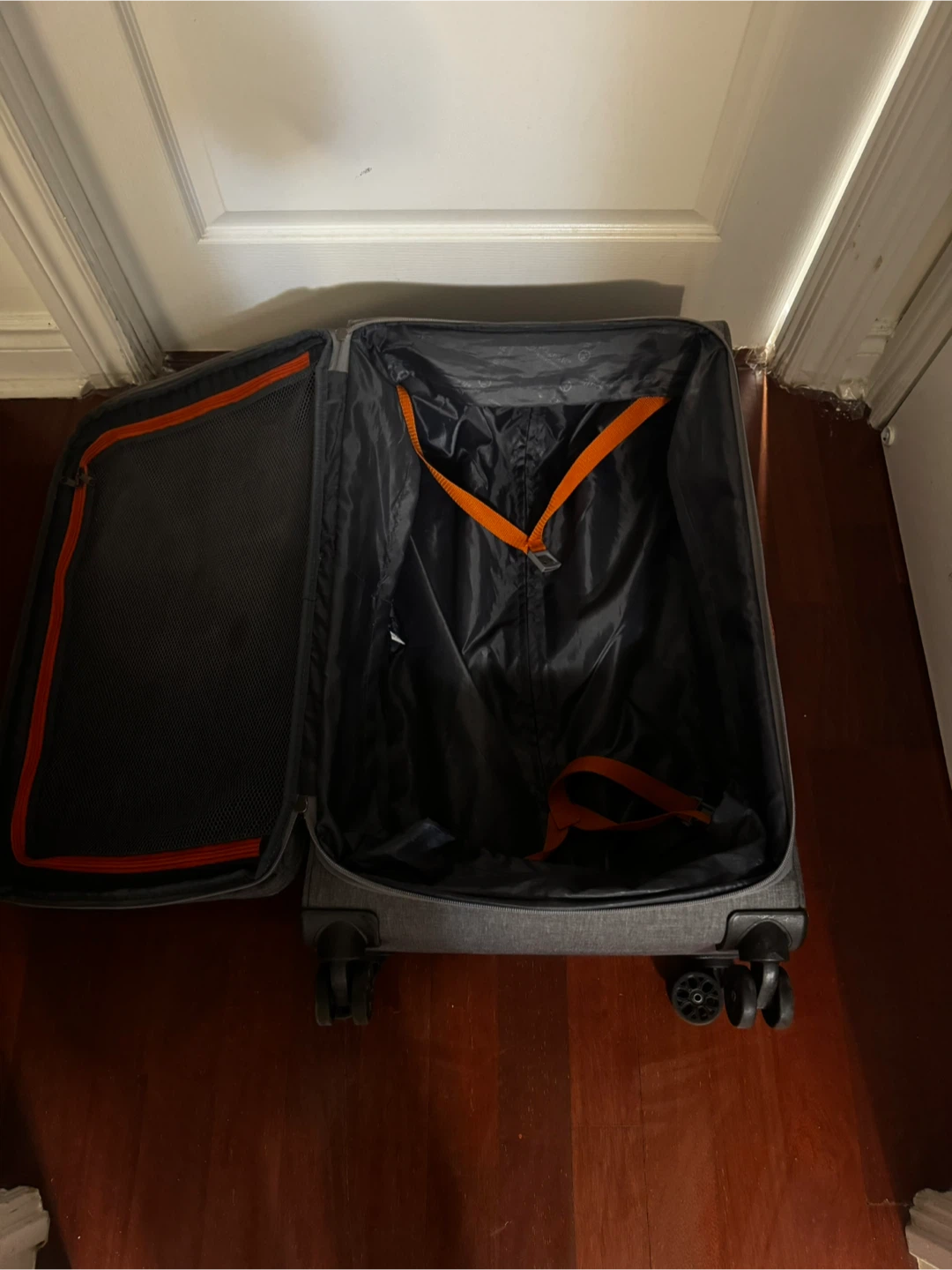 Wagon R Grey Spinner Luggage - photo 4
