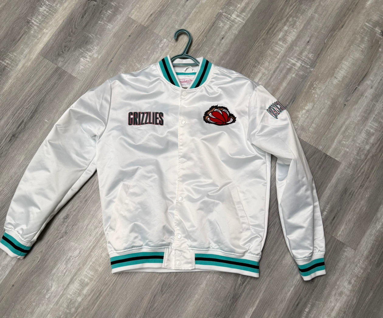 Mitchell & Ness Vancouver Grizzlies Satin Jacket