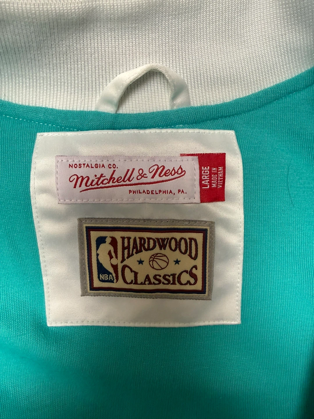 Mitchell & Ness Vancouver Grizzlies Satin Jacket - photo 3