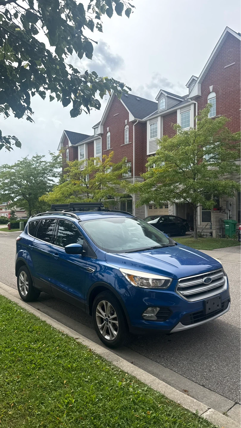 2017 Ford Escape SE AWD - (Only 148kms)