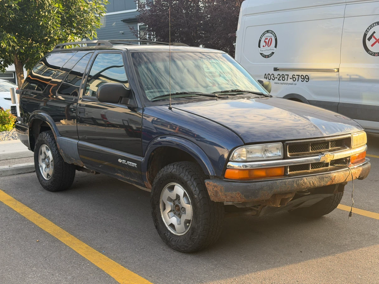 2005 Chevrolet Blazer 2dr 4WD - photo 2