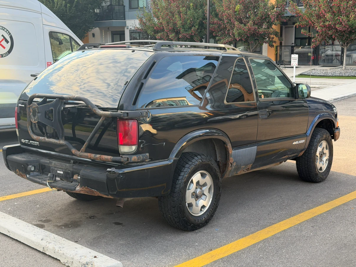 2005 Chevrolet Blazer 2dr 4WD - photo 3