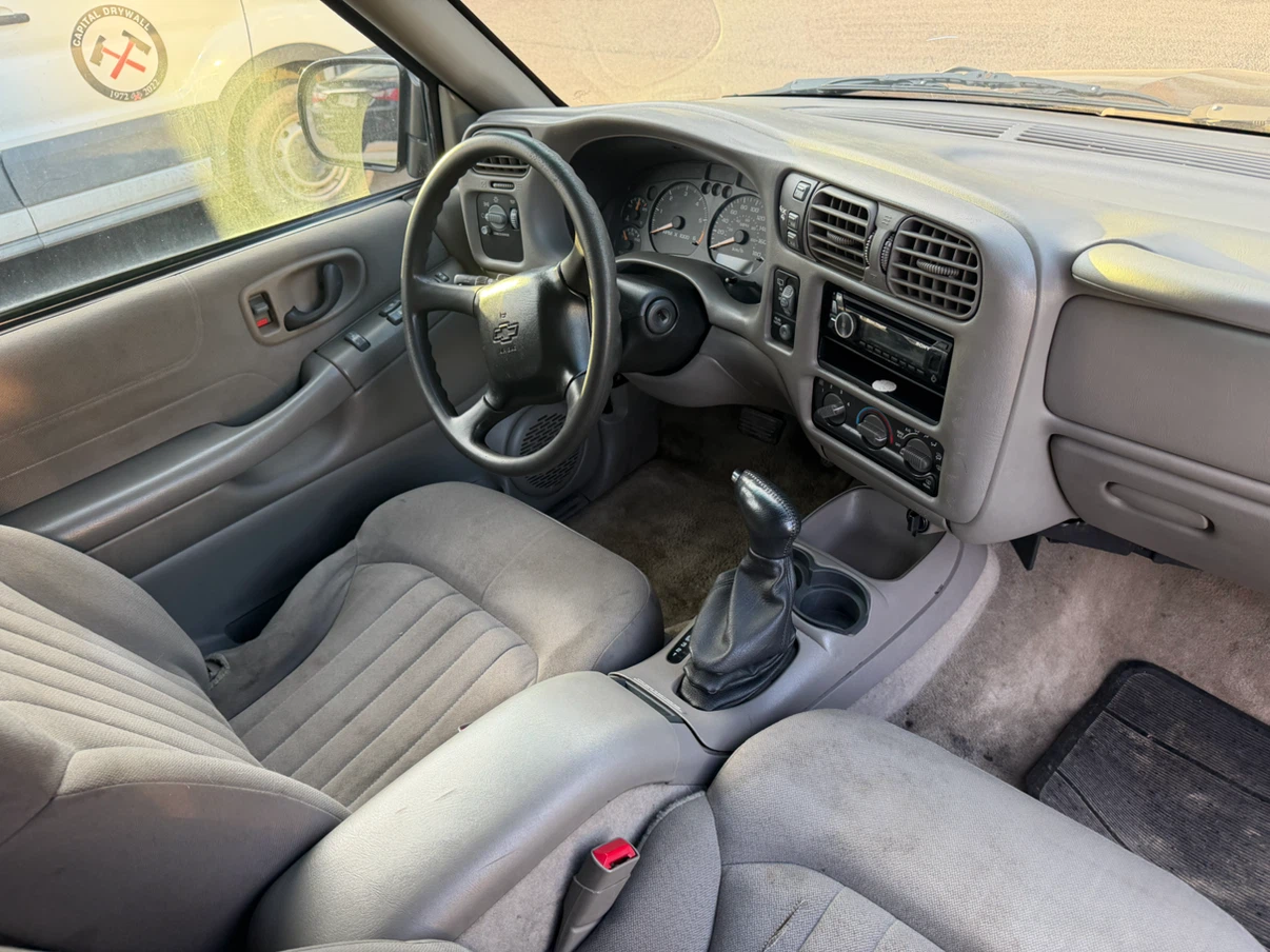 2005 Chevrolet Blazer 2dr 4WD - photo 5