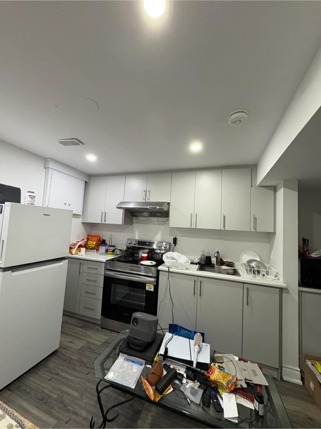Legal private basement for rent - photo 2