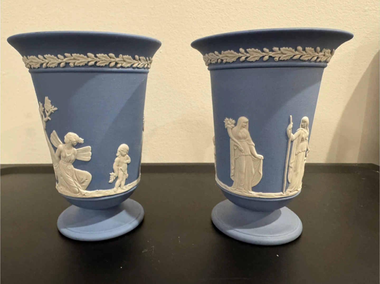2 Vintage Wedgwood Blue Jasperware Vases ~ Greek Mythology Eros - photo 2