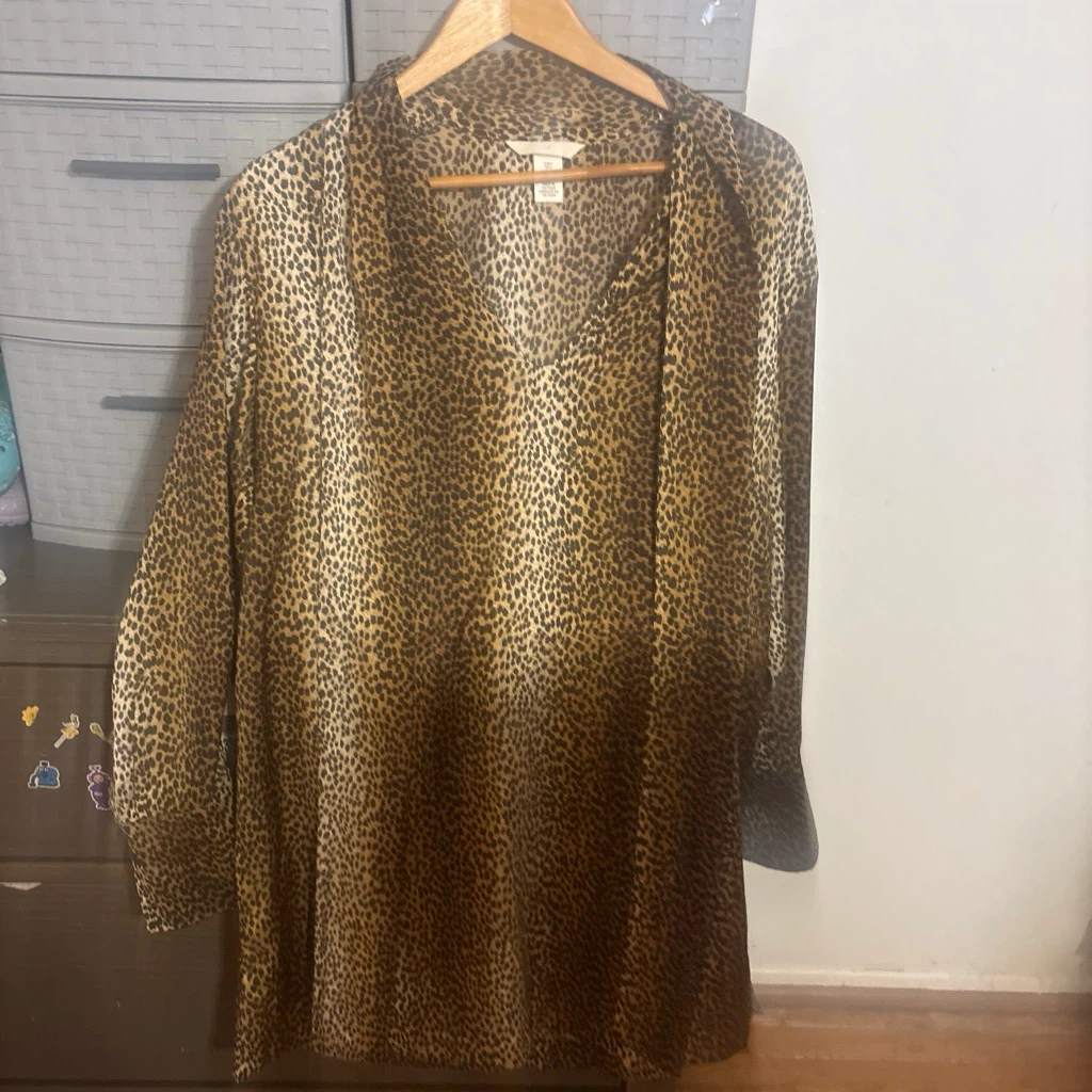 H&M Leopard Print Shirt - Small