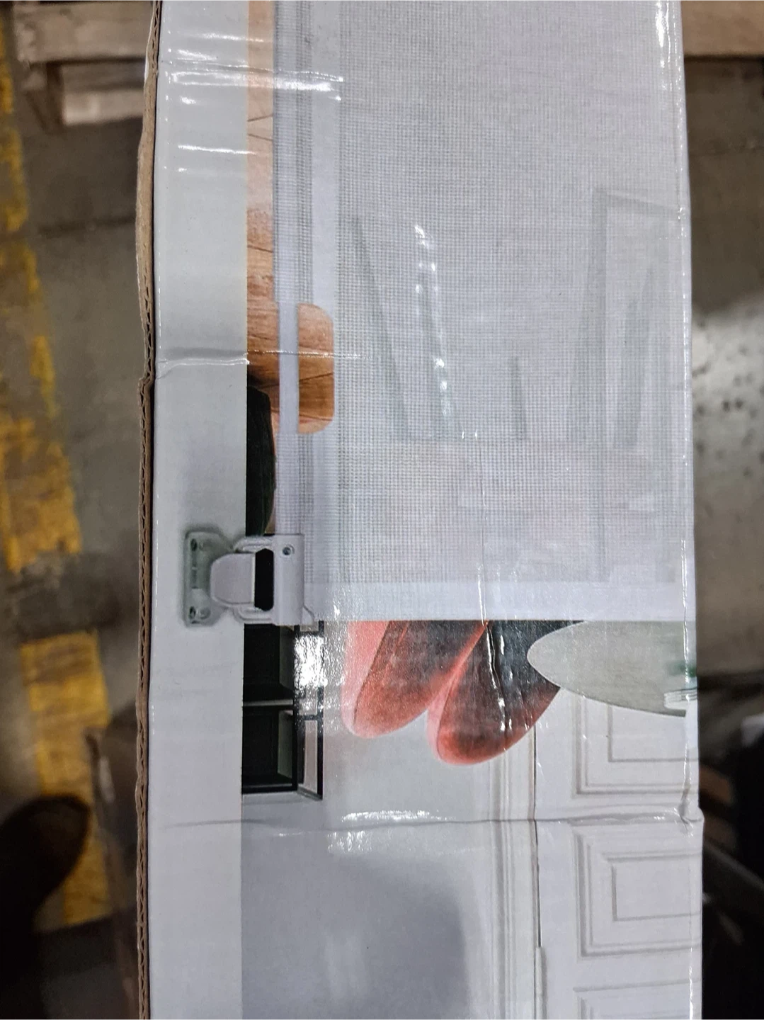 Retractable Safety Gate with Cat Door - photo 3
