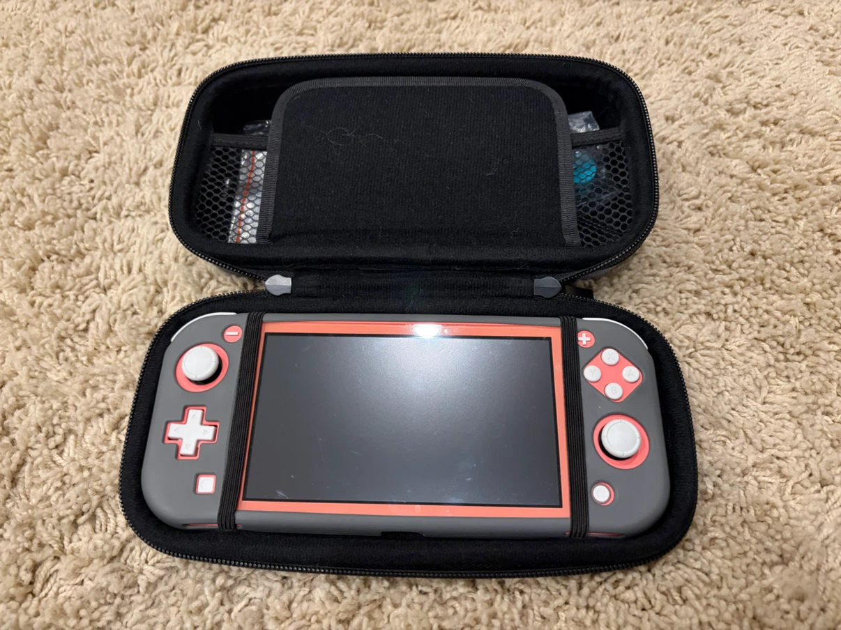Nintendo Switch Lite bundle - photo 4