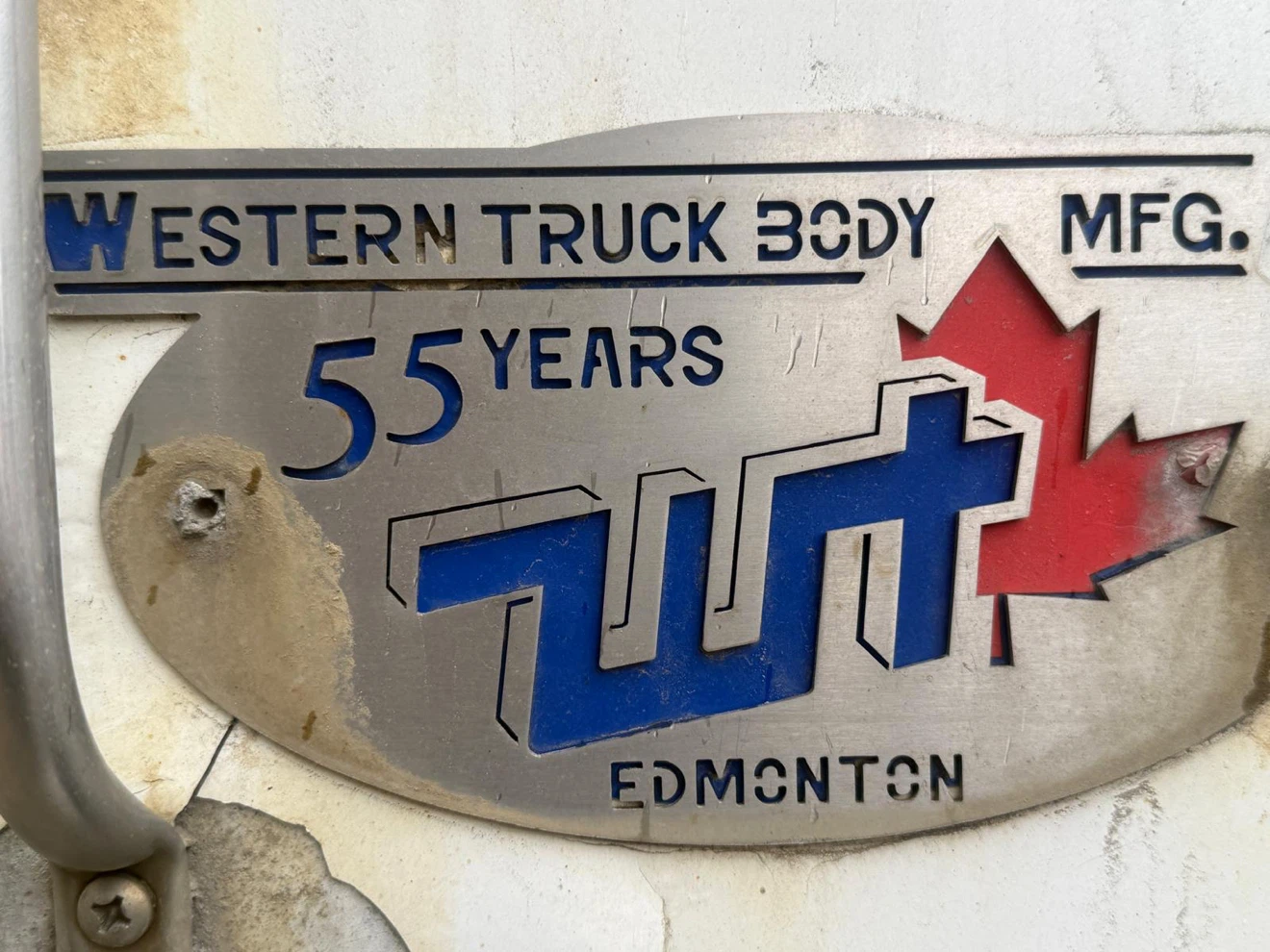 truck canopy (truck job box) - photo 2