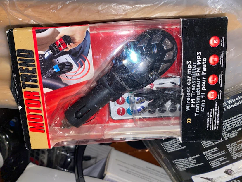 Motor Trend Wireless Car MP3 FM Transmitter