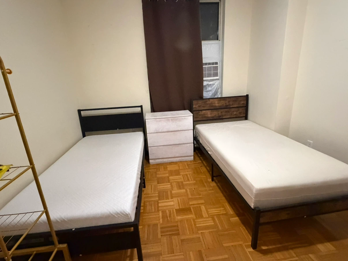 Shared room for girls