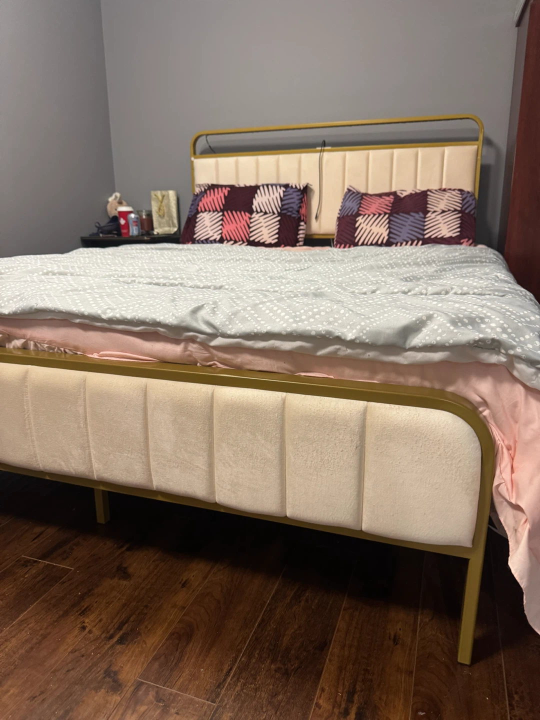 Queen size Golden Bed Frame & MATRESS (brand new)  LED Lights - photo 3