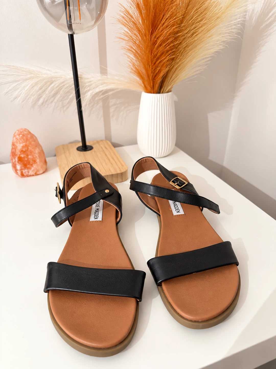 Steve Madden black flat sandals