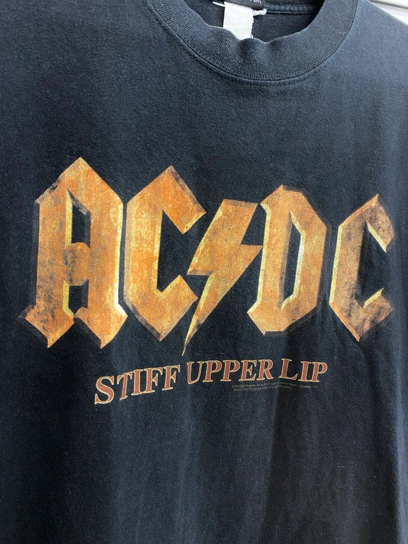 Vintage AC/DC Stiff Upper Lip T-Shirt - photo 2