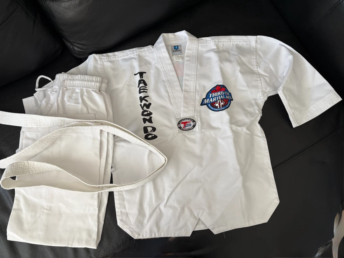 Third Eye Martial Arts Taekwondo Uniform sz 140