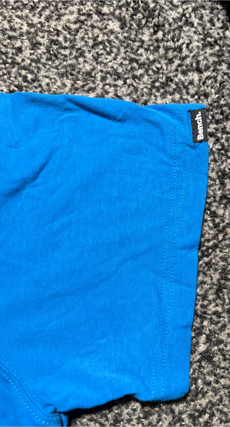 Blue bench T-Shirt - photo 4