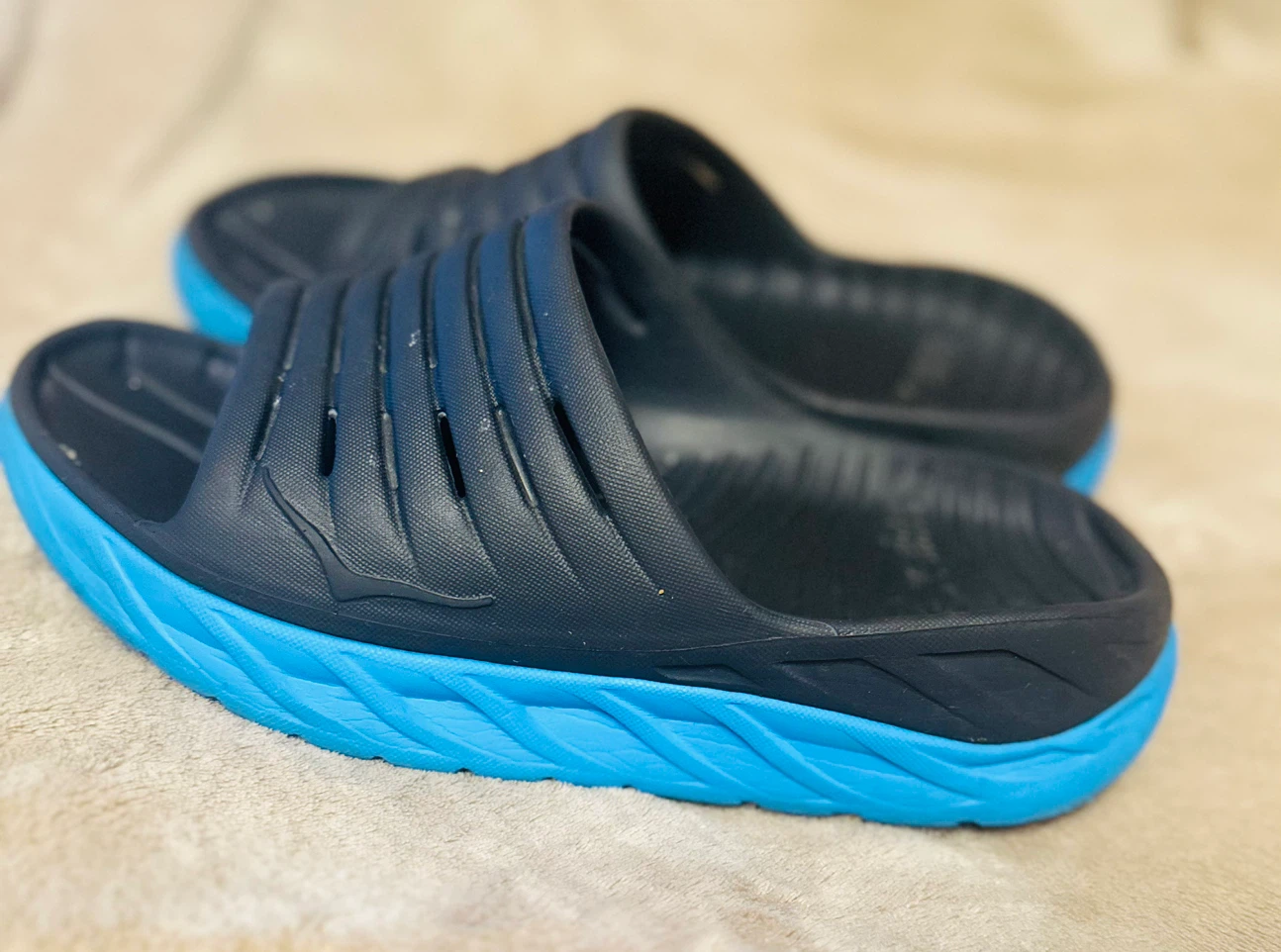 Hoka One One Recovery Slides