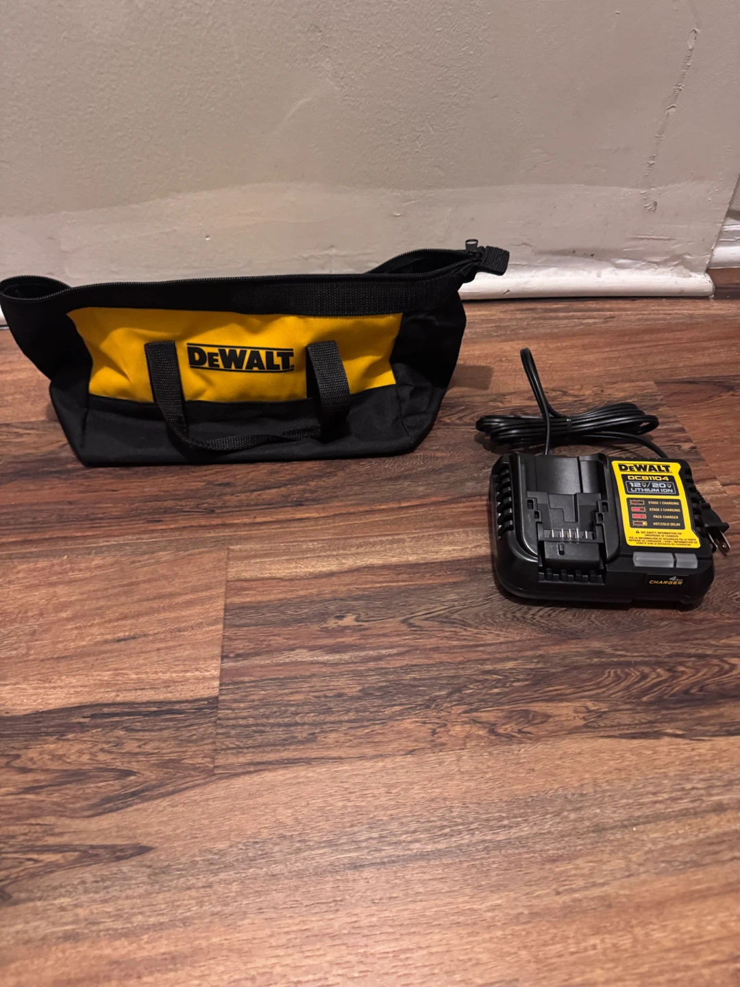 DEWALT Battery Charger and Tool Bag - photo 2