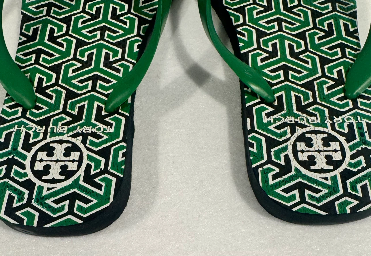 Tory Burch Green Geometric Flip Flops size 6 - photo 4