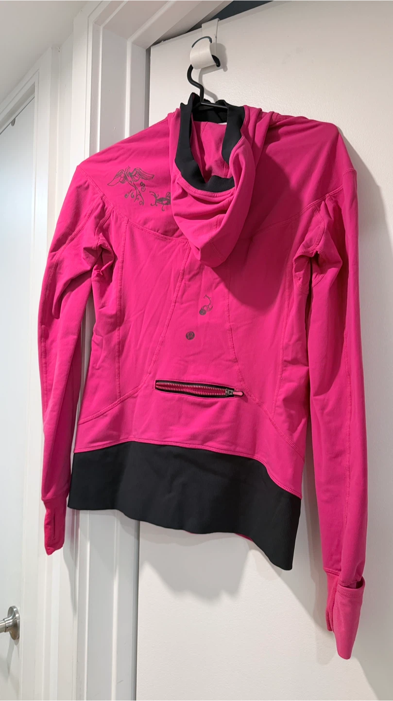 Lululemon Run For It Birds In Flight Pink Hoodie