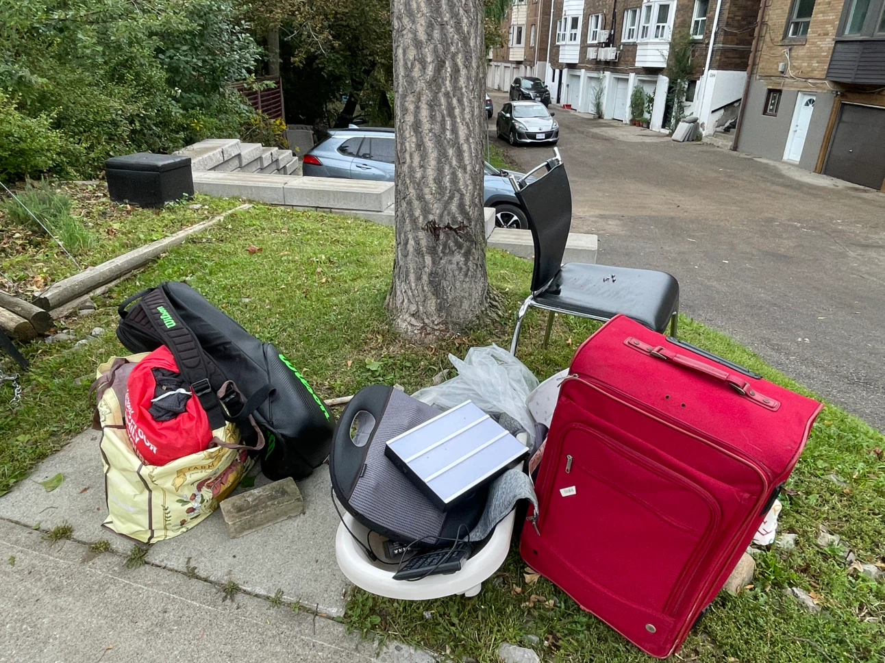 Free items,baby clothes,toys for baby ect