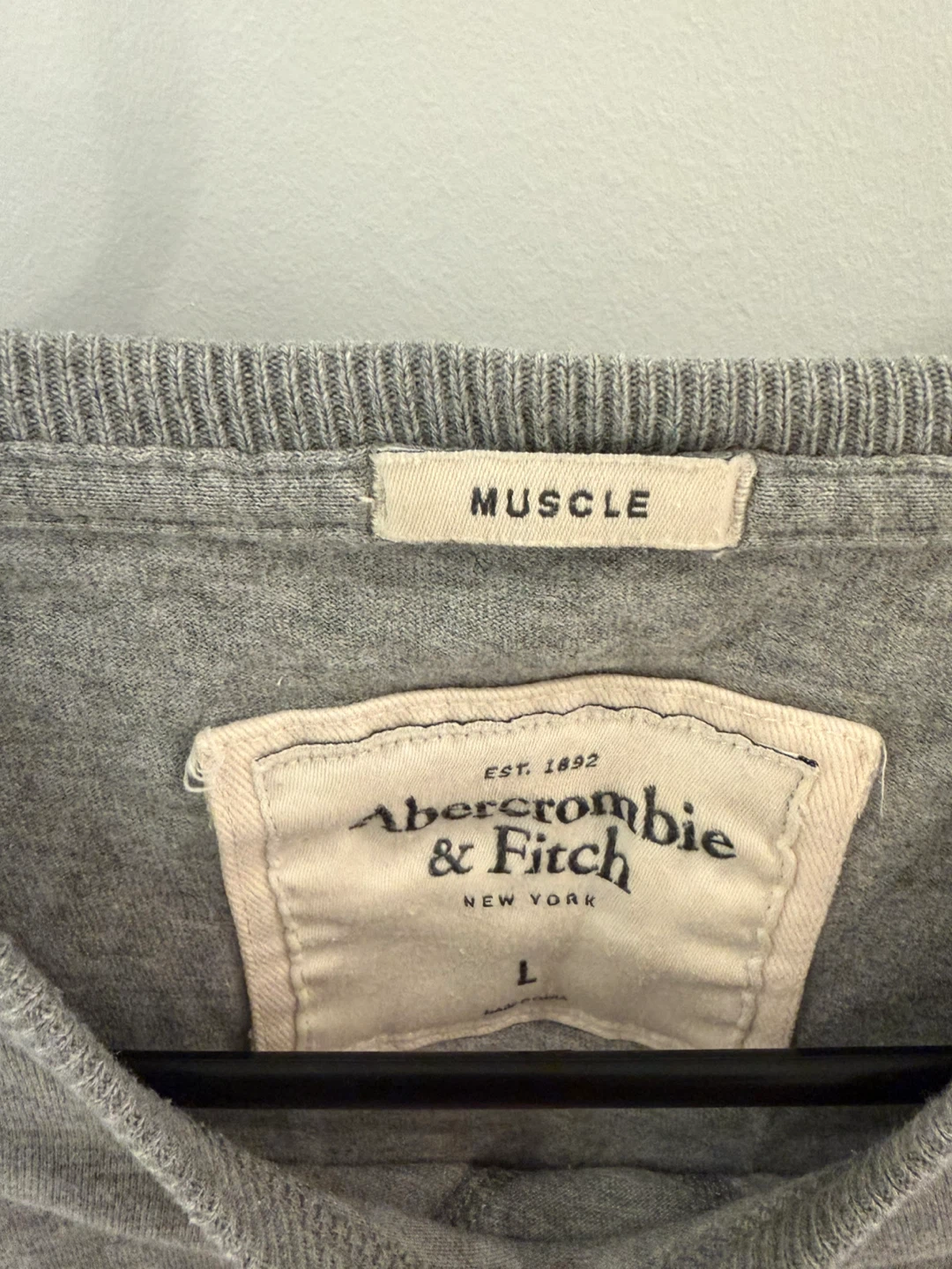 Abercrombie & Fitch Muscle Fit T-Shirt - photo 2