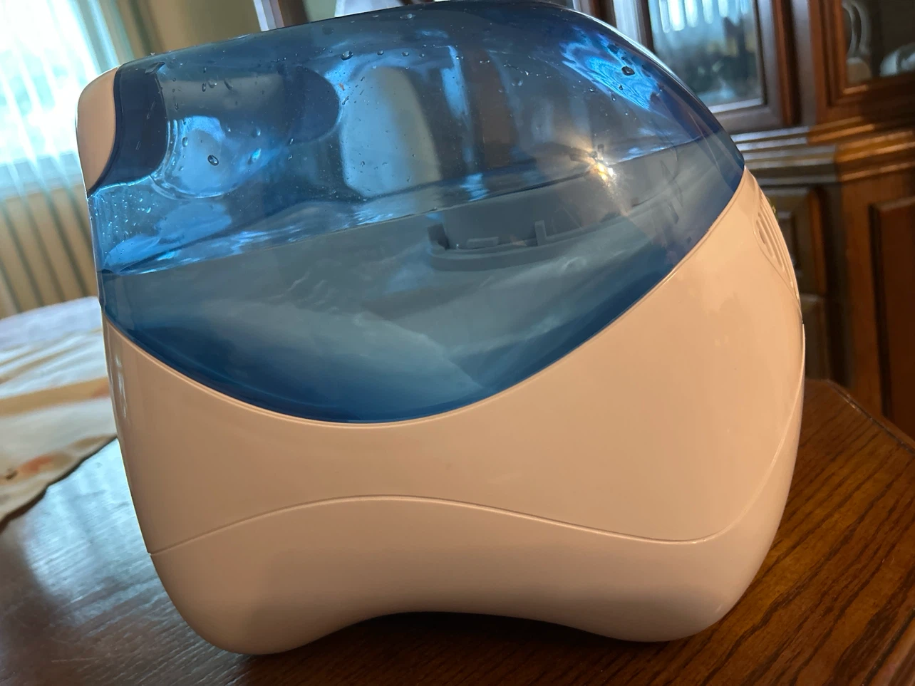 Vicks Invisible Mist Humidifier - photo 2