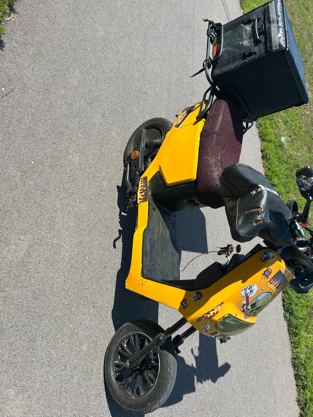 Yellow electric scooter with delivery box - photo 2