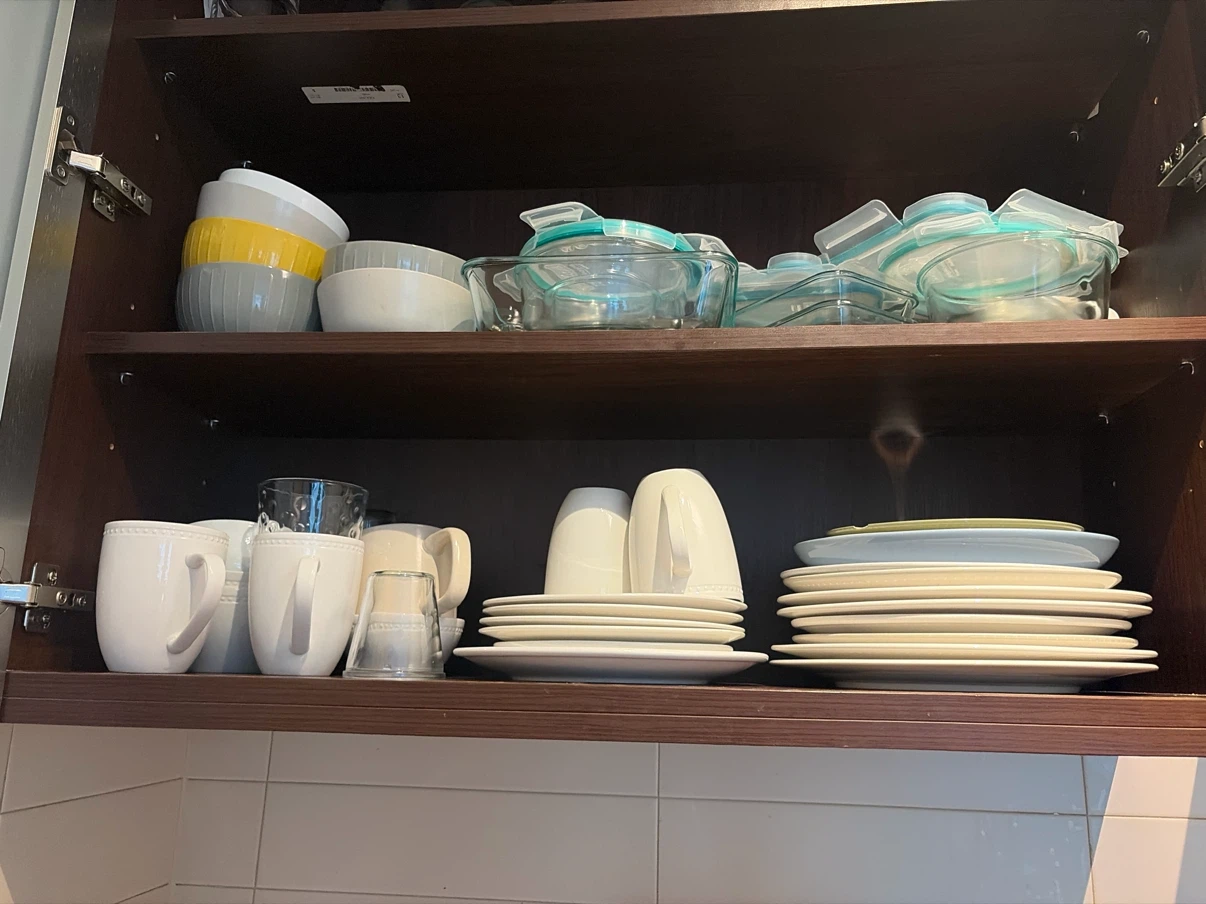 Kitchenware Assortment: Mugs, Plates, and Glass Containers