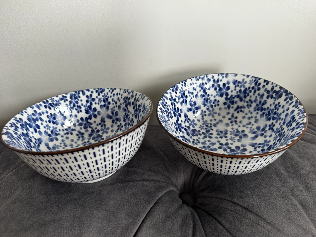 Set of 2 Japanese-style floral ceramic bowls - photo 2