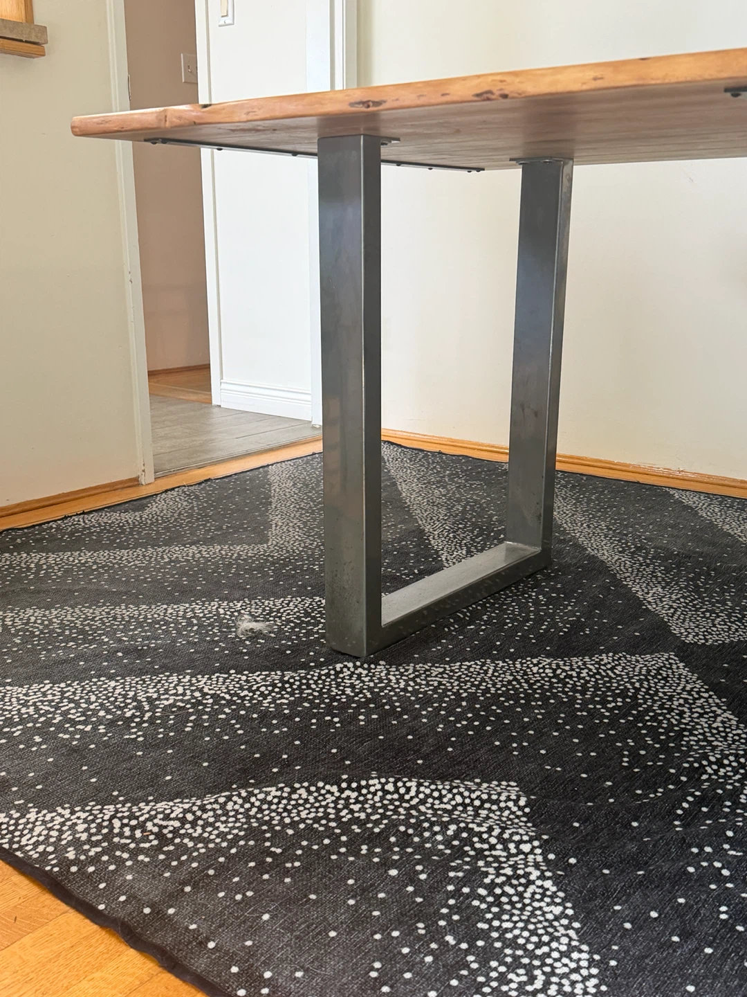 Live edge dining room table with metal legs - photo 2