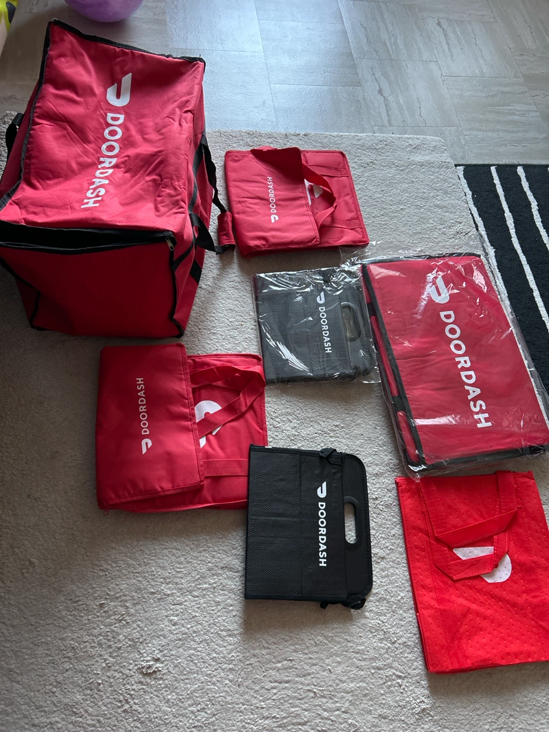 BRAND NEW UNUSED DoorDash Insulated Delivery Bag Set