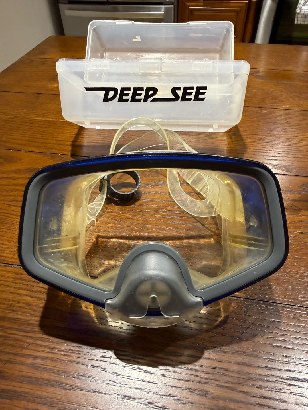 Deep See Scuba Diving Snorkeling Mask with Hard Case - photo 2