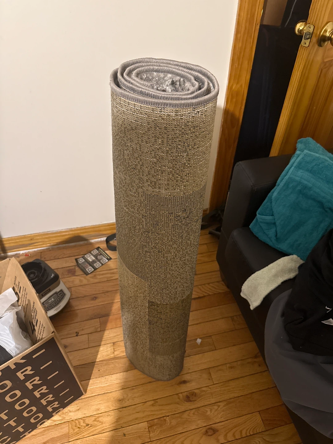 Area rug, gold and grey