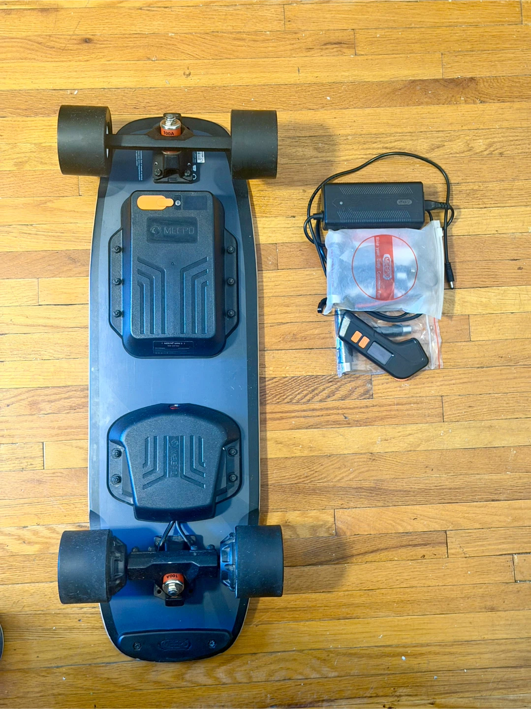 Meepo Electric Skateboard with Accessories - photo 2