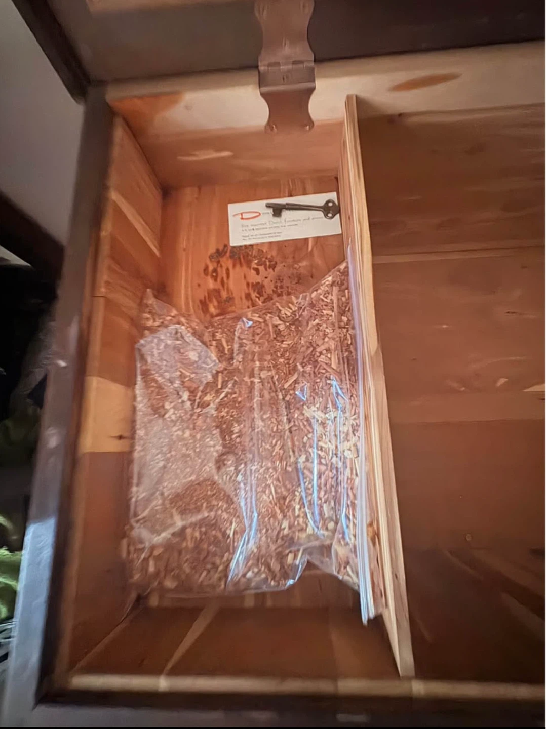 Cedar hopechest