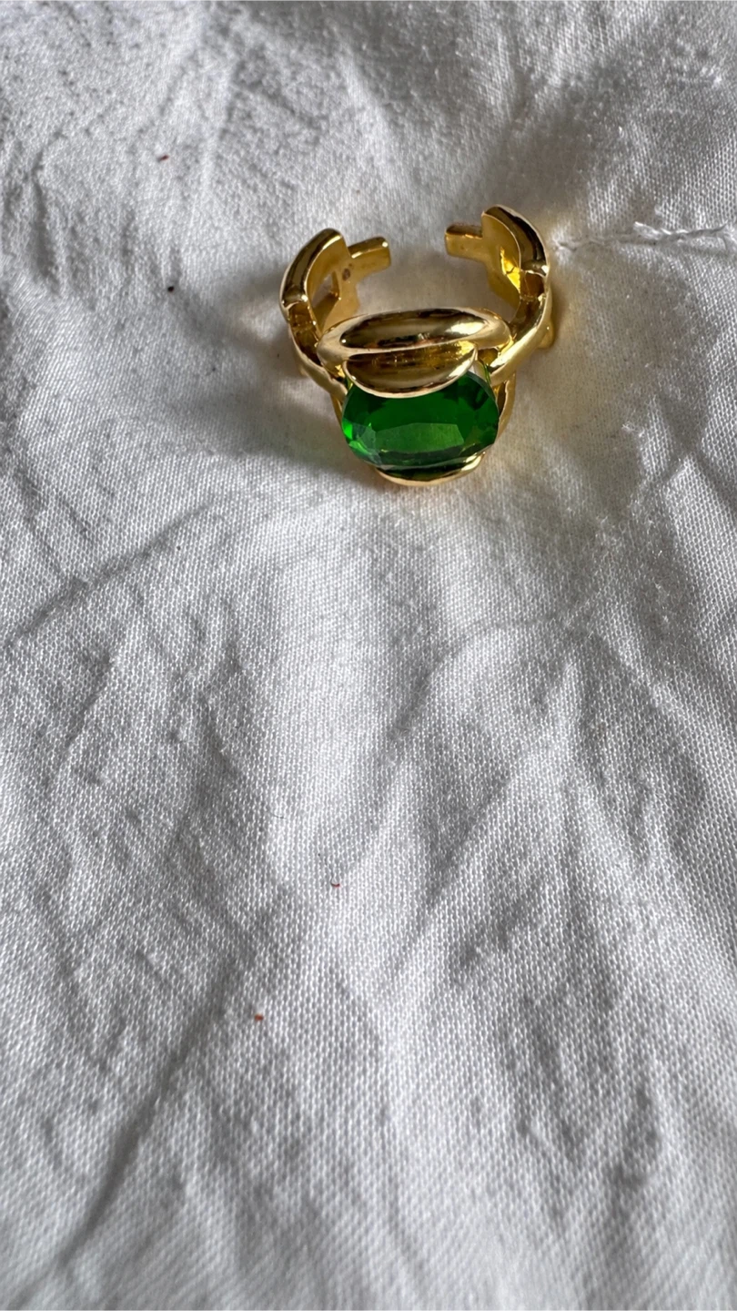 Gold Tone Ring with Emerald Green Stone - photo 3