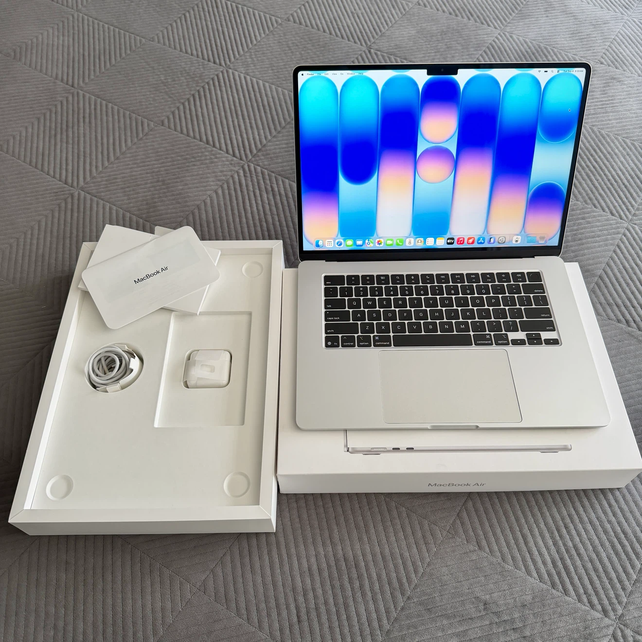 M4 / 16GB RAM / 512GB SSD / 15" Macbook Air 2025 / 100% Battery