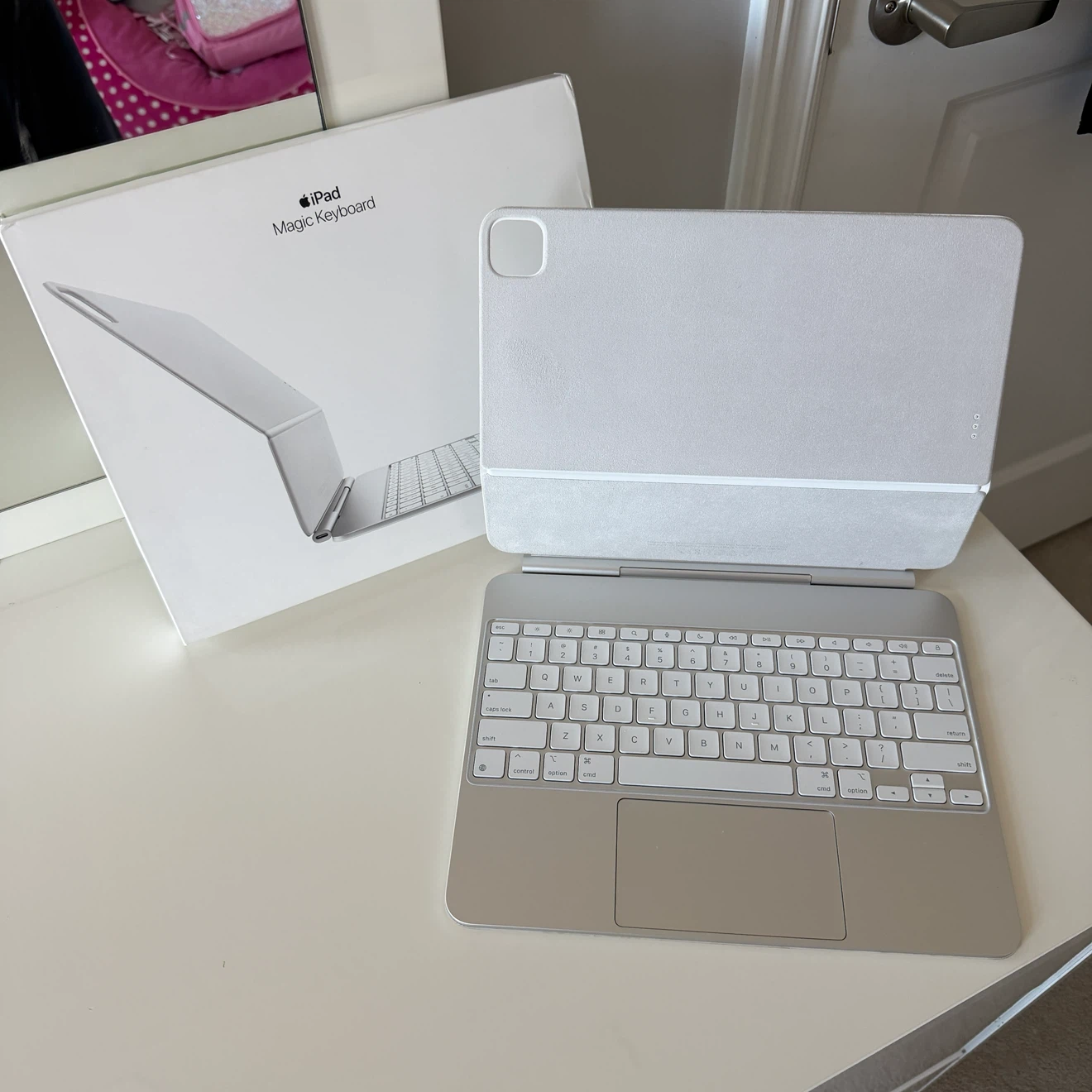 Magic Keyboard 13" | IPad Pro M4, M5 - *Excellent Condition*