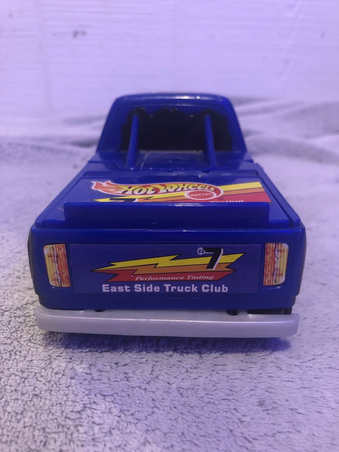 Hot Wheels East Side Truck Club Toy Truck - photo 3