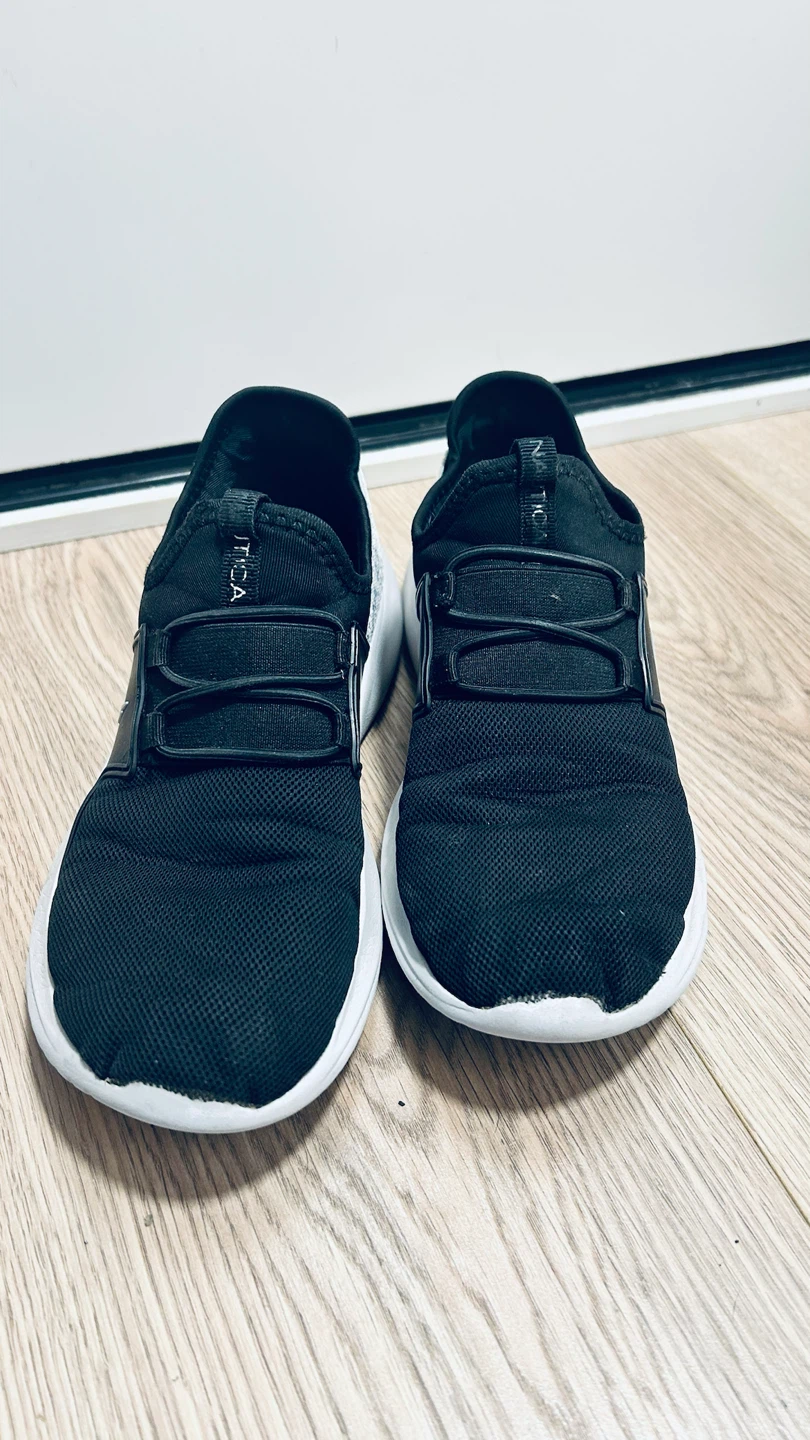 Nautica Black Sneakers – Size 5 (kids) - photo 2