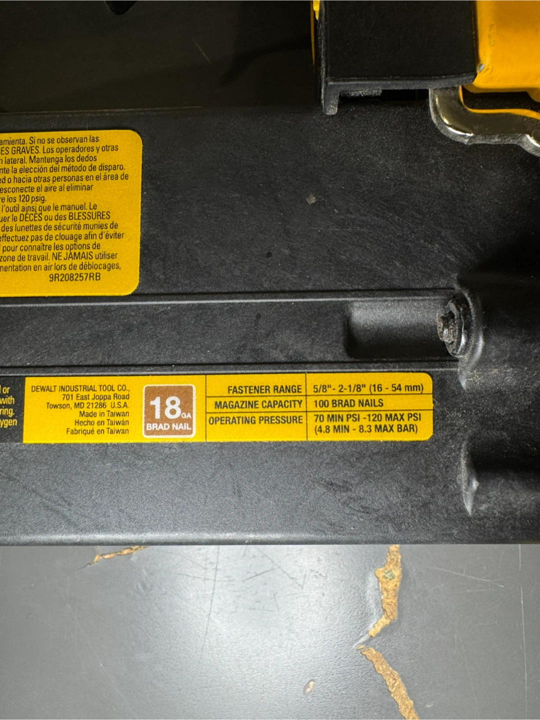 DeWalt DWFP12233 18 Gauge Brad Nailer - photo 3